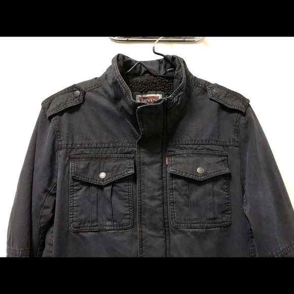 Levi’s Men’s Sherpa Lined Jacket! - Picture 5 of 8